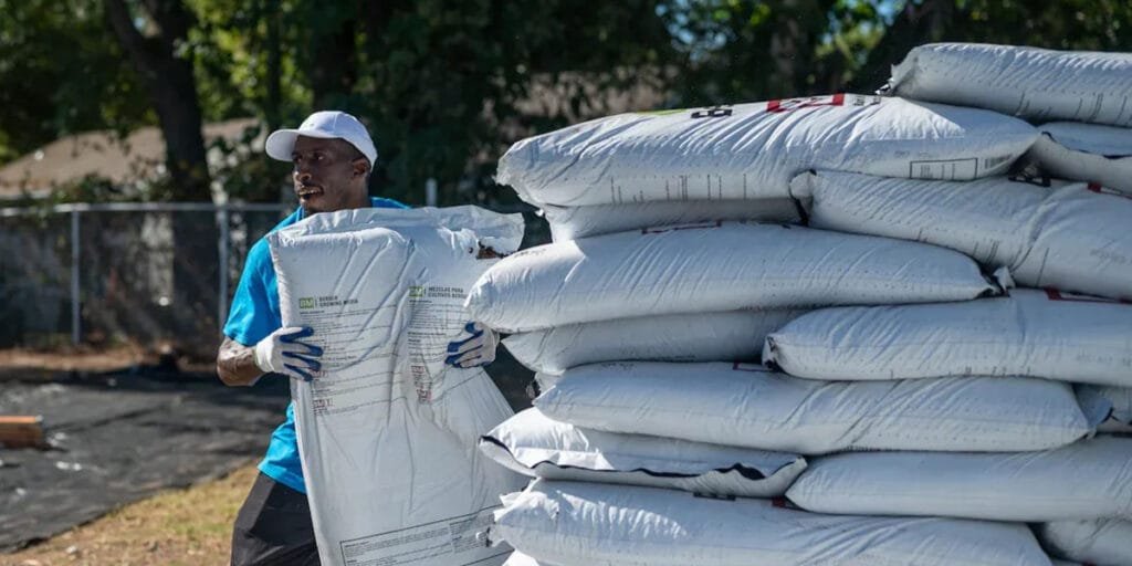how many bags of concrete are on a pallet